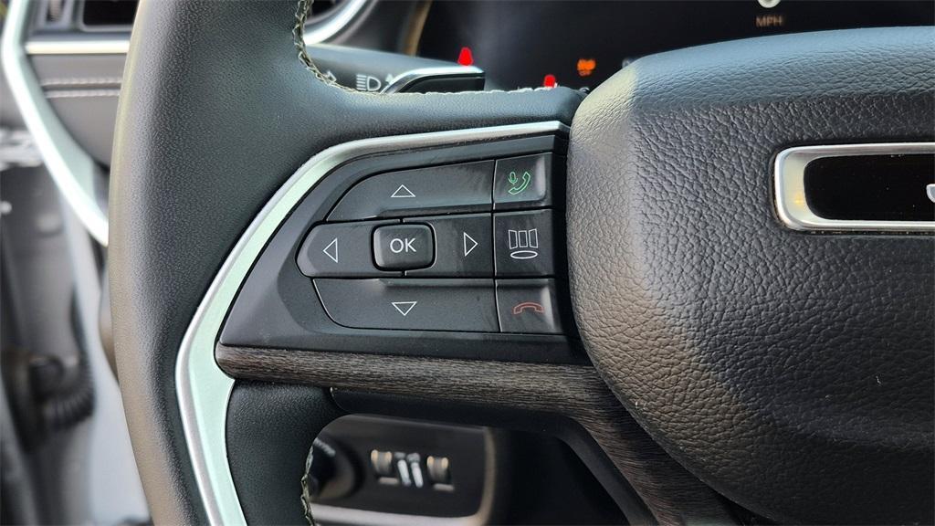 used 2024 Jeep Grand Cherokee car, priced at $28,999