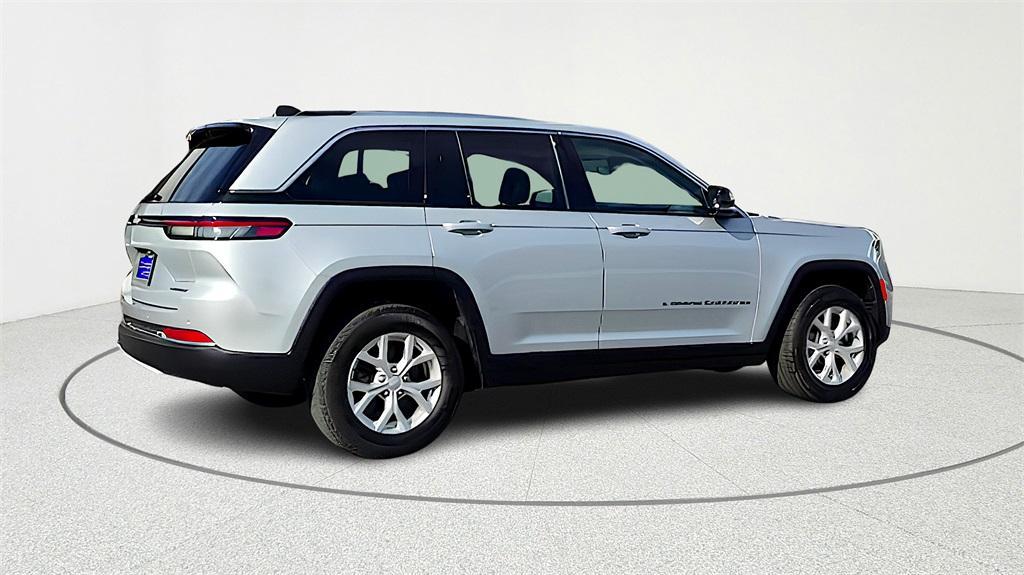 used 2024 Jeep Grand Cherokee car, priced at $28,999