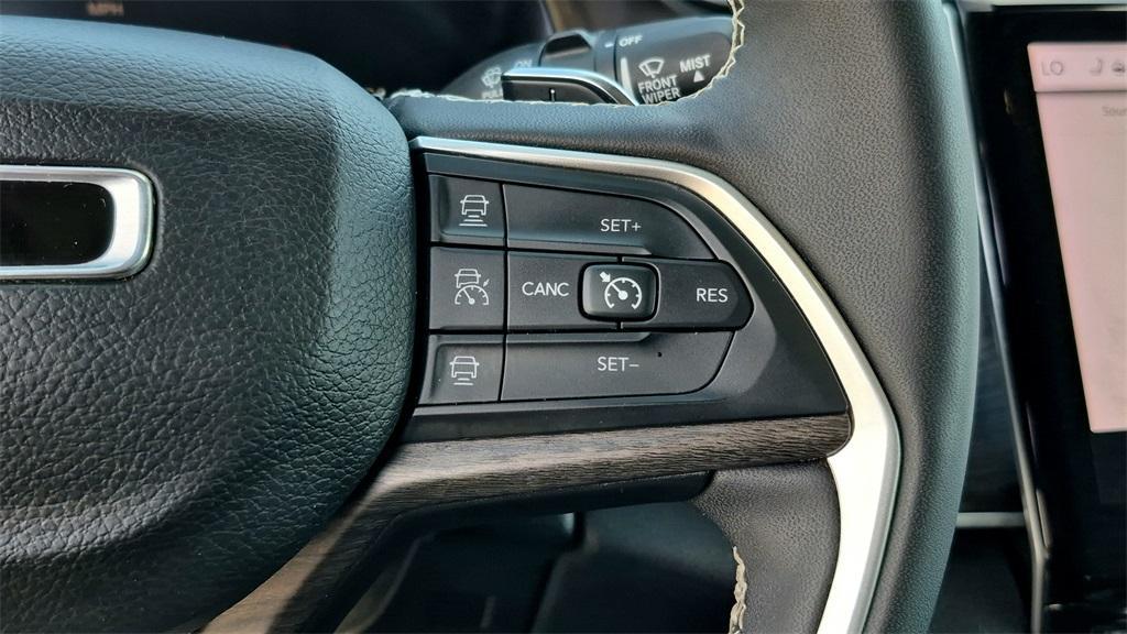 used 2024 Jeep Grand Cherokee car, priced at $28,999