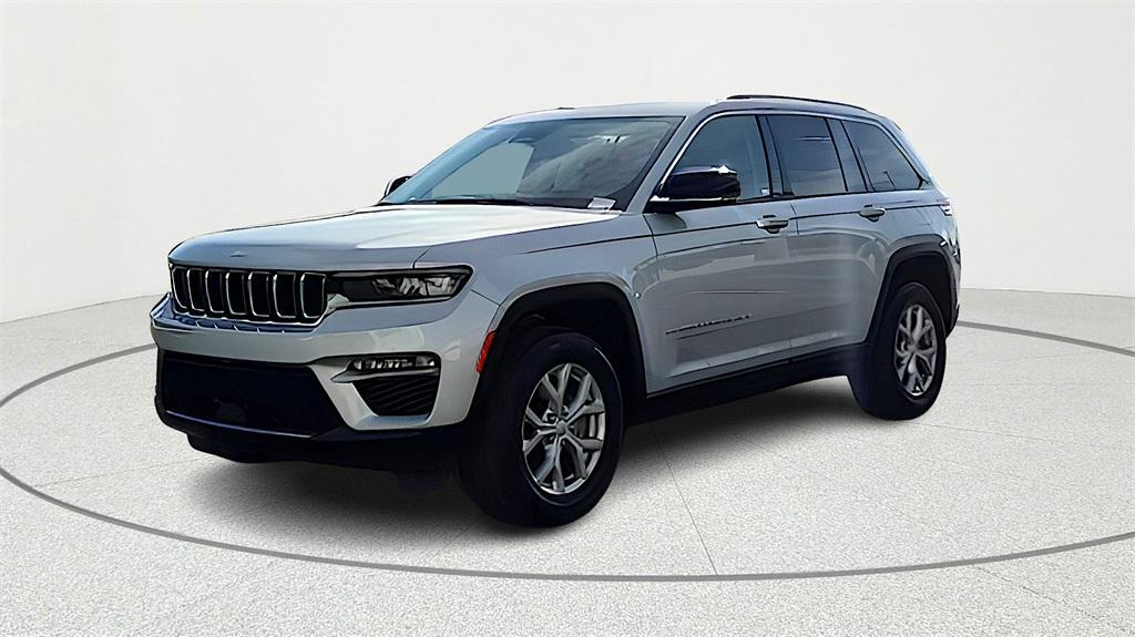 used 2024 Jeep Grand Cherokee car, priced at $28,999