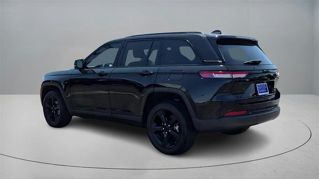 used 2023 Jeep Grand Cherokee car, priced at $33,000