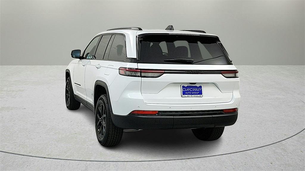 new 2024 Jeep Grand Cherokee car, priced at $40,500