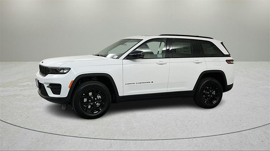 new 2024 Jeep Grand Cherokee car, priced at $40,500