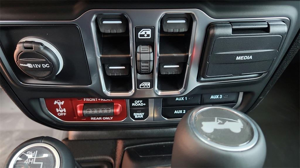 new 2025 Jeep Wrangler car, priced at $69,536