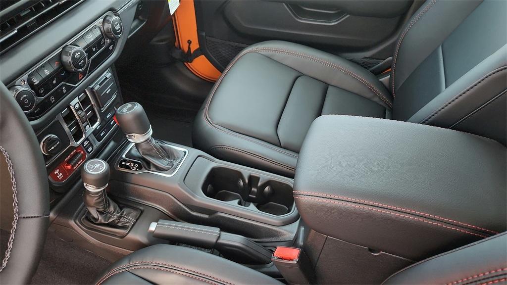 new 2025 Jeep Wrangler car, priced at $69,536