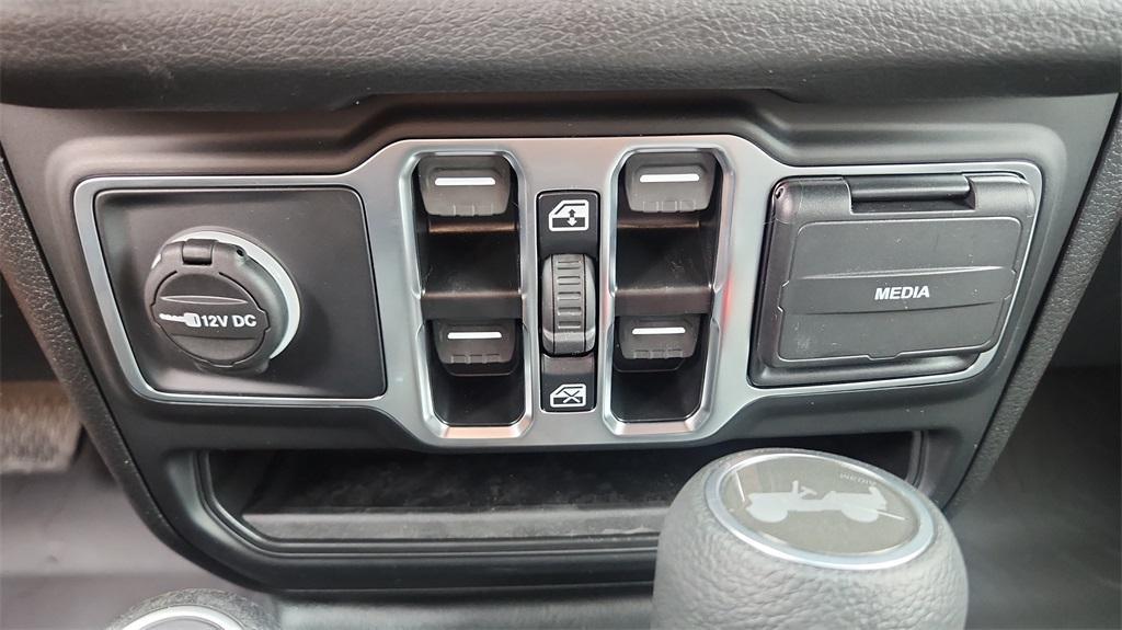 new 2025 Jeep Wrangler car, priced at $45,500