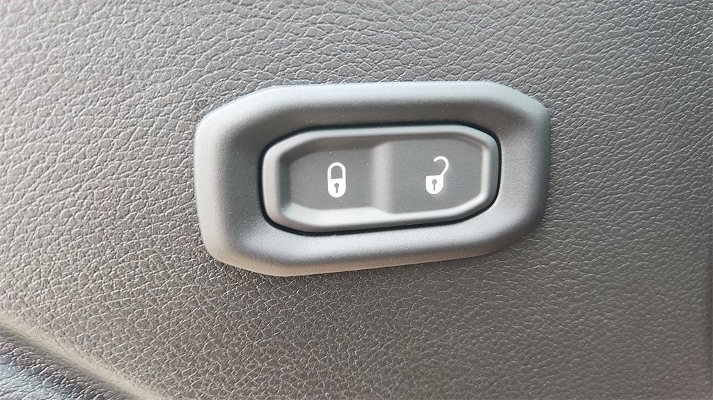 new 2025 Jeep Wrangler car, priced at $45,500