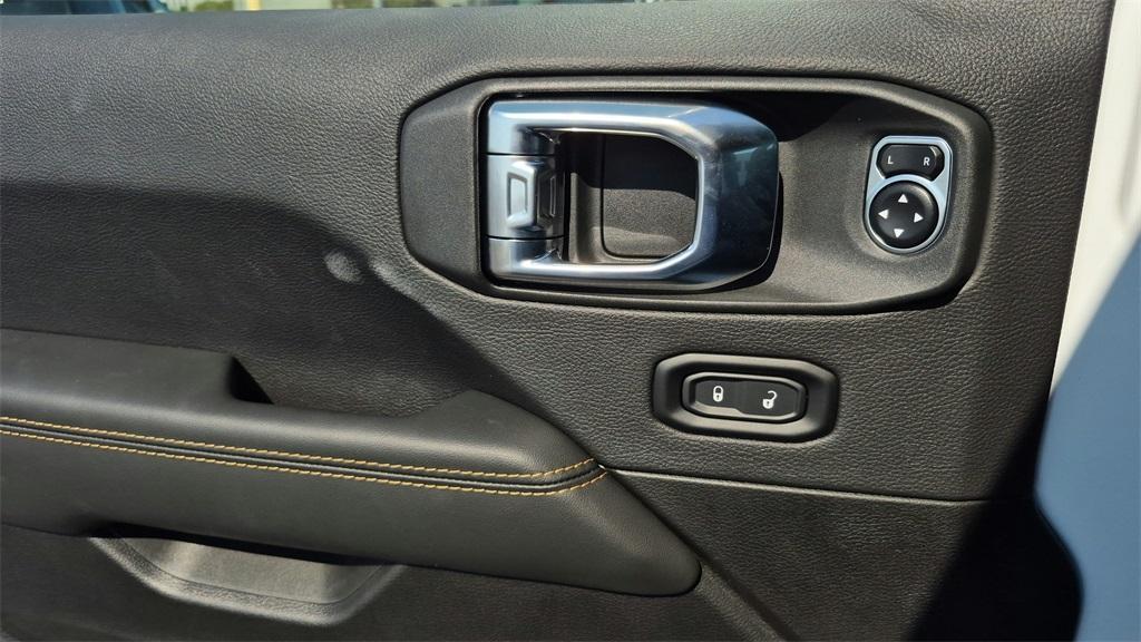 new 2025 Jeep Wrangler car, priced at $102,091