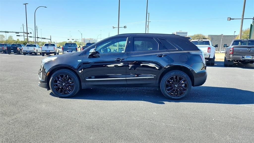 used 2021 Cadillac XT5 car, priced at $30,000