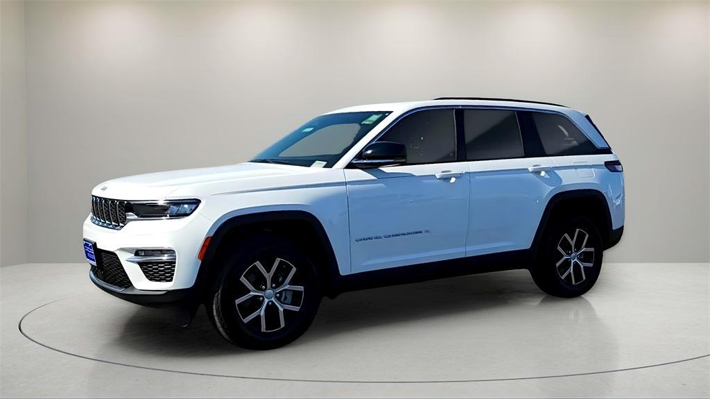 new 2024 Jeep Grand Cherokee car, priced at $43,536