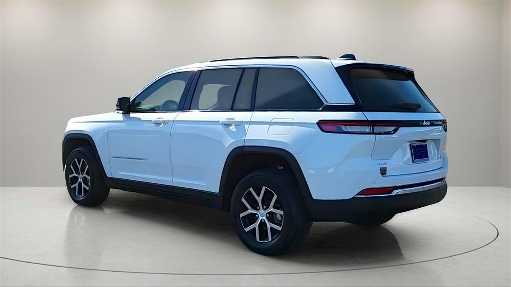 new 2024 Jeep Grand Cherokee car, priced at $43,536