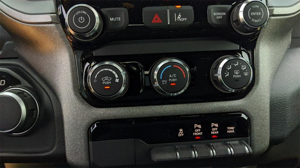 new 2025 Ram 1500 car, priced at $39,000