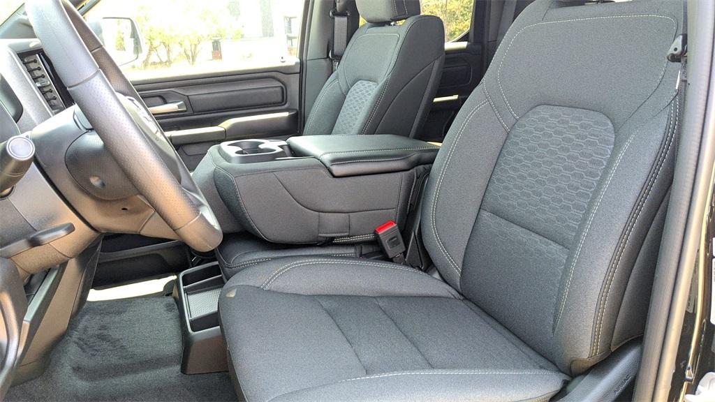 new 2025 Ram 1500 car, priced at $39,000