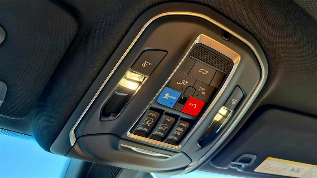 new 2025 Jeep Grand Cherokee car, priced at $61,980
