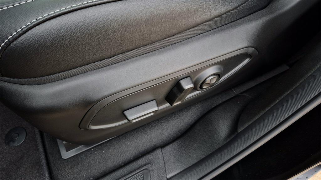 new 2025 Jeep Grand Cherokee car, priced at $51,249