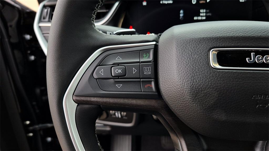 new 2025 Jeep Grand Cherokee car, priced at $51,249