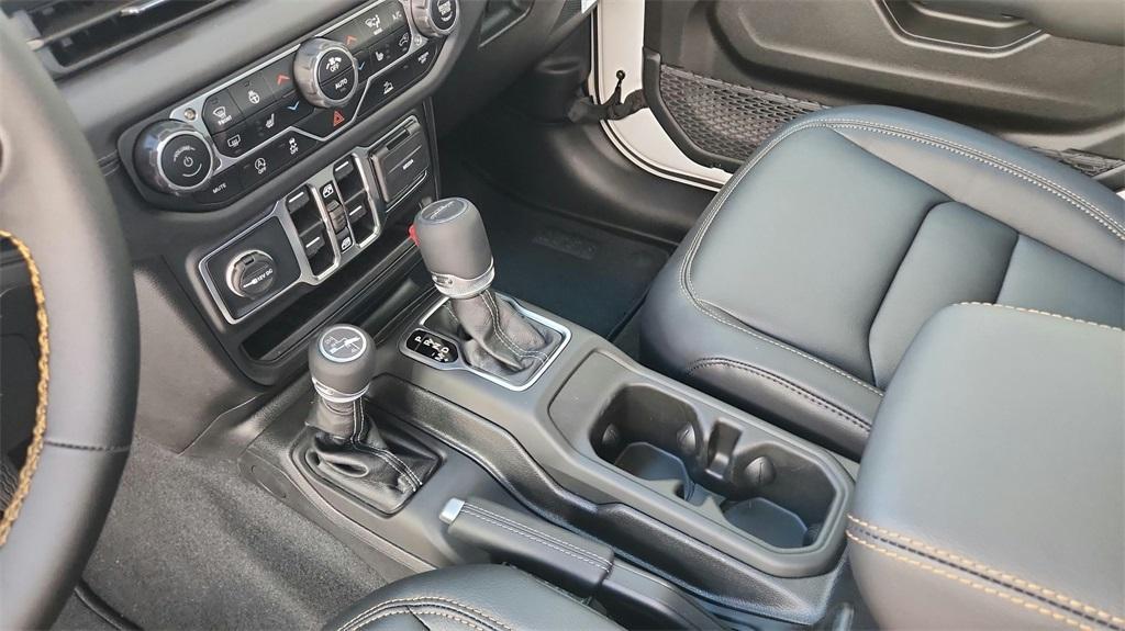 new 2025 Jeep Gladiator car, priced at $44,340