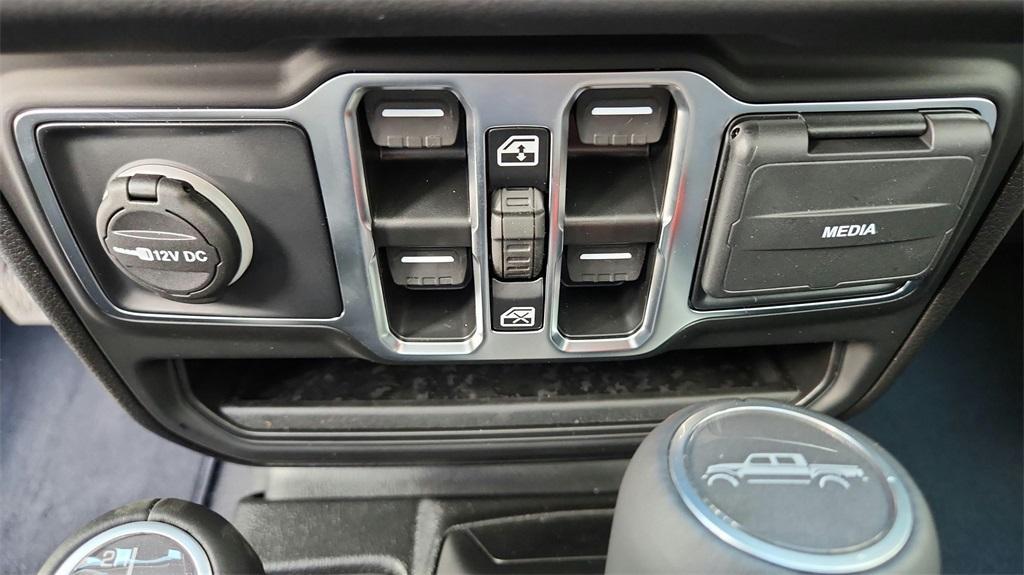 new 2025 Jeep Gladiator car, priced at $44,340