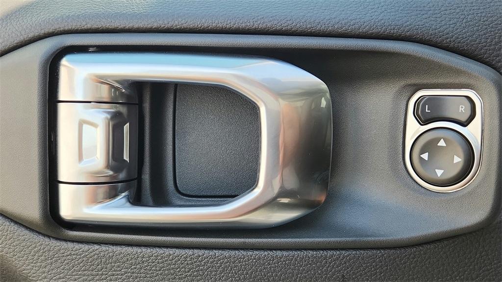 new 2025 Jeep Gladiator car, priced at $44,340