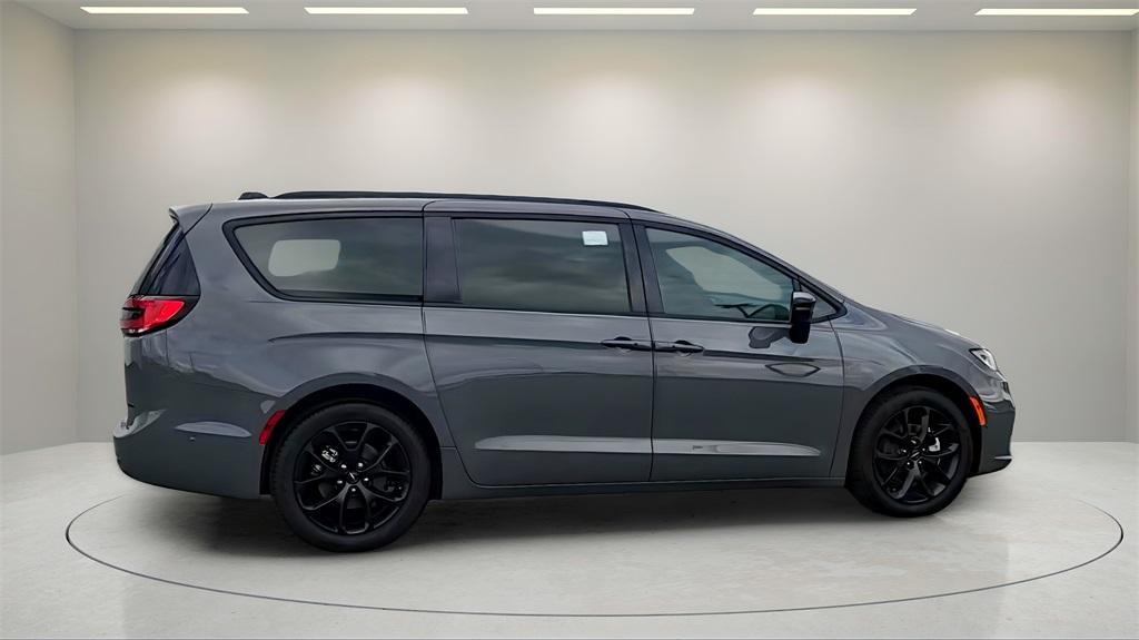 new 2024 Chrysler Pacifica car, priced at $50,800