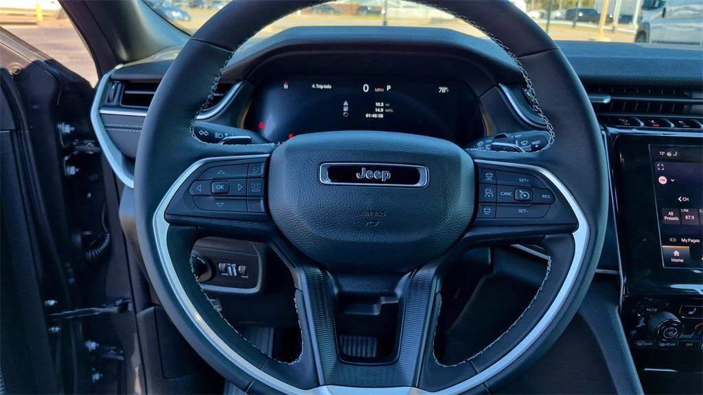 new 2025 Jeep Grand Cherokee car, priced at $45,701