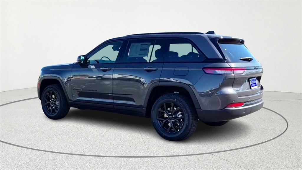 new 2025 Jeep Grand Cherokee car, priced at $45,701