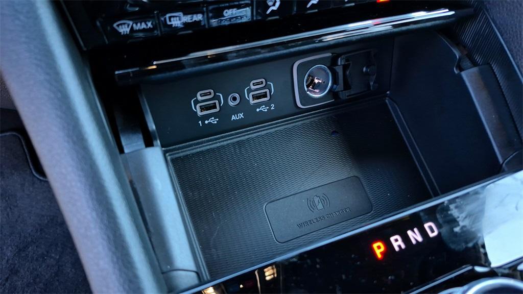 new 2025 Jeep Grand Cherokee car, priced at $45,701