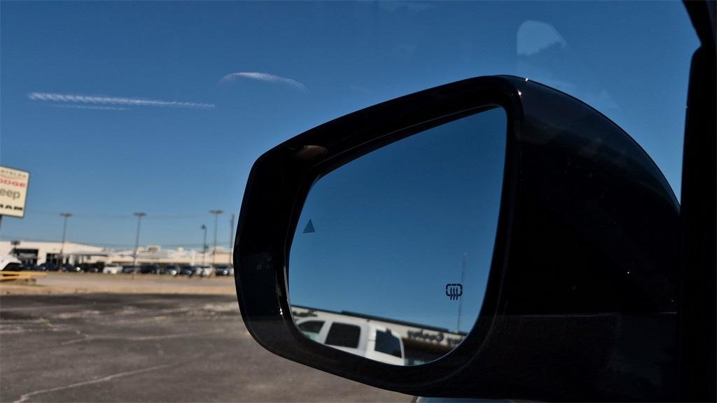 new 2025 Jeep Grand Cherokee car, priced at $45,701