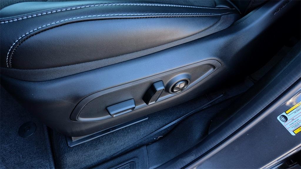 new 2025 Jeep Grand Cherokee car, priced at $45,701