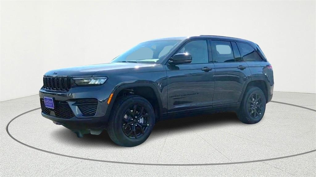 new 2025 Jeep Grand Cherokee car, priced at $45,701