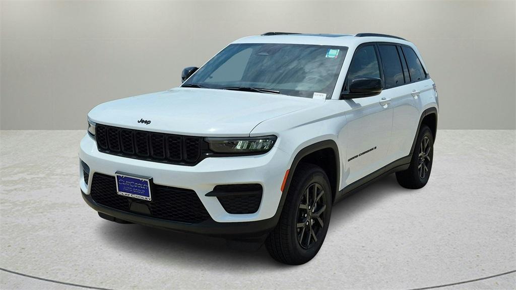new 2025 Jeep Grand Cherokee car, priced at $37,000
