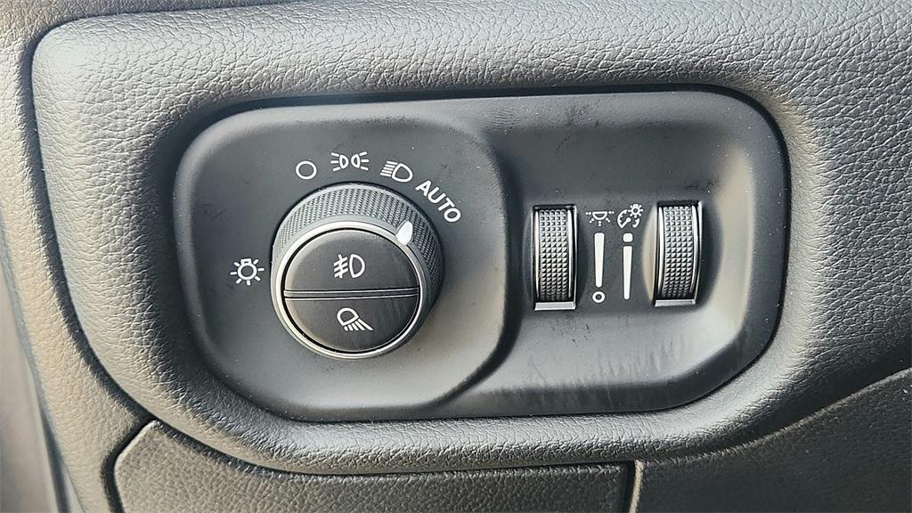 new 2025 Ram 1500 car, priced at $57,500
