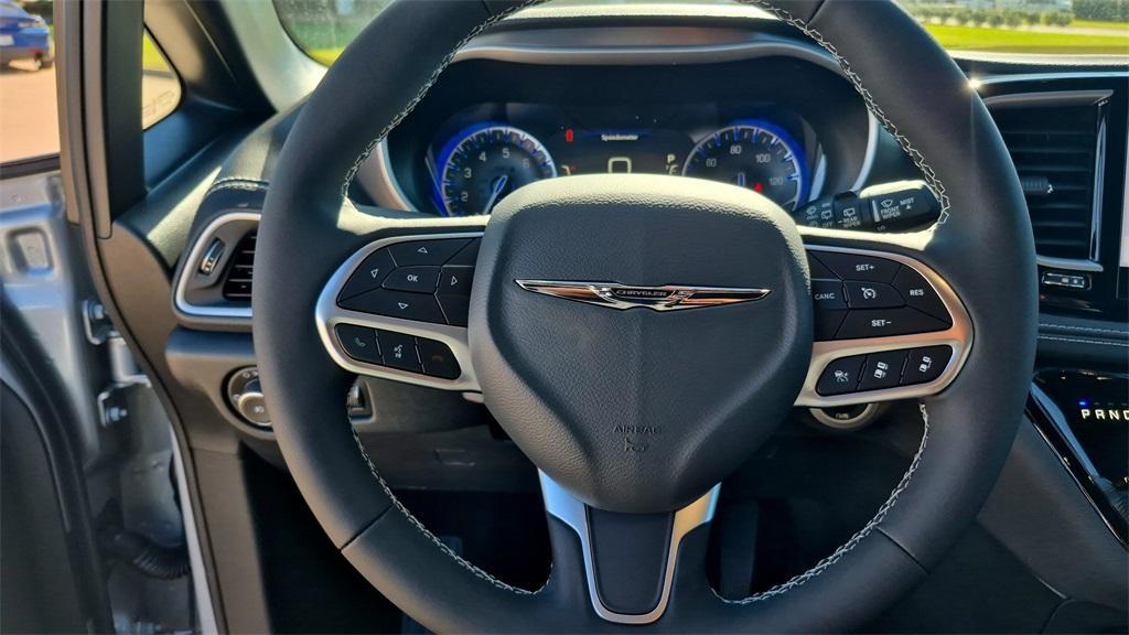 new 2026 Chrysler Pacifica car, priced at $42,786