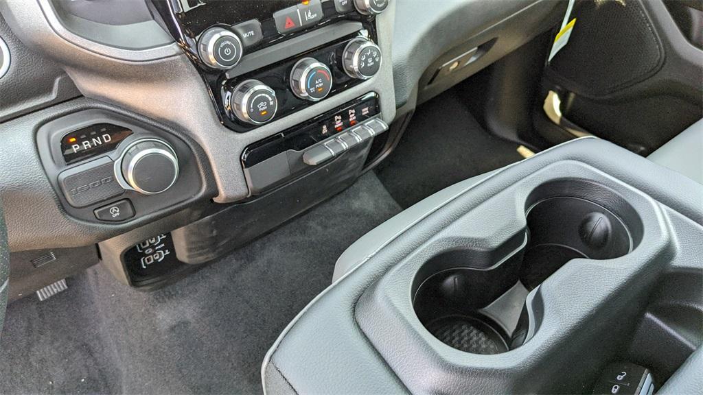 new 2025 Ram 1500 car, priced at $39,000