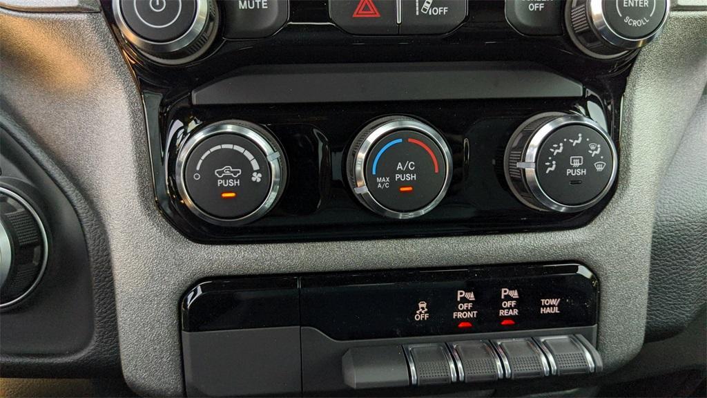 new 2025 Ram 1500 car, priced at $39,000