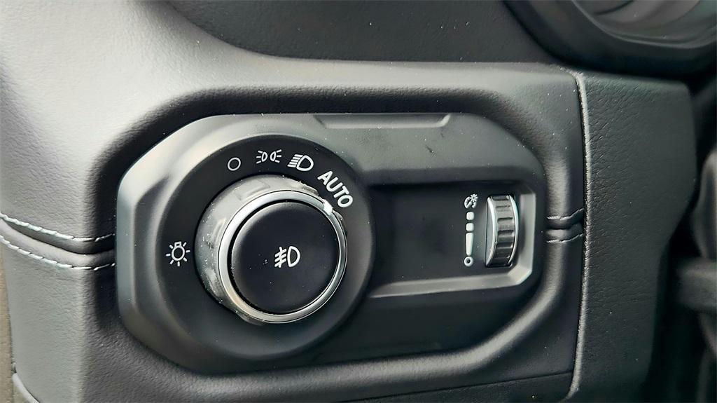 new 2025 Jeep Wrangler car, priced at $57,871