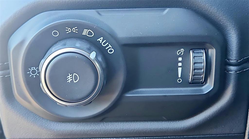 new 2025 Jeep Wrangler car, priced at $45,707