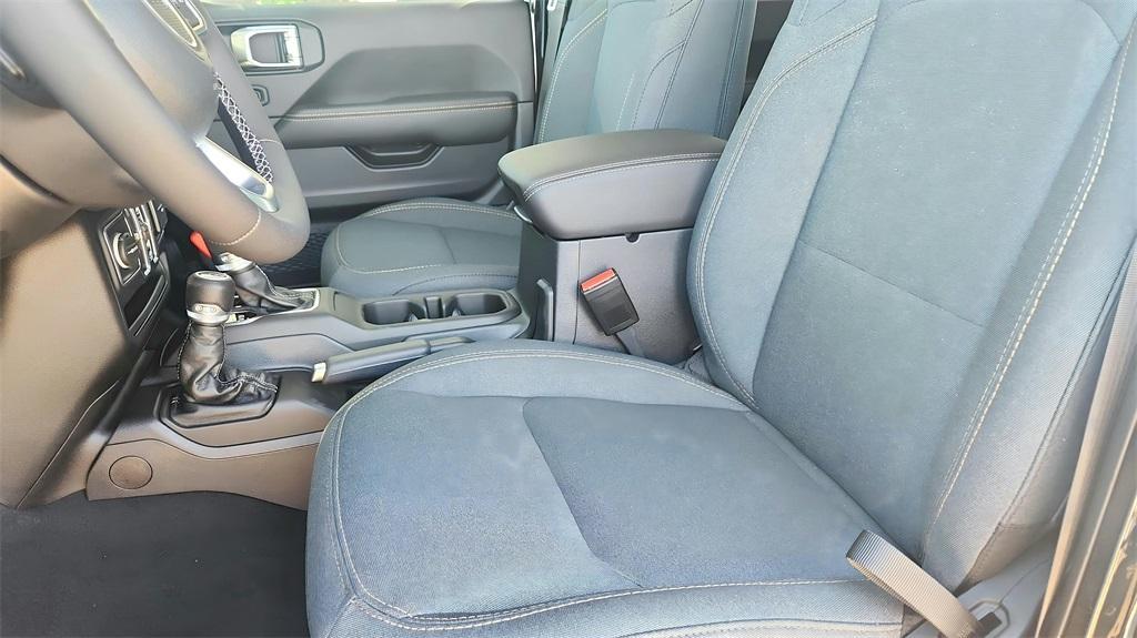 new 2025 Jeep Wrangler car, priced at $45,707