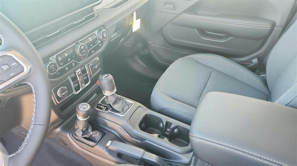 new 2025 Jeep Wrangler car, priced at $45,707
