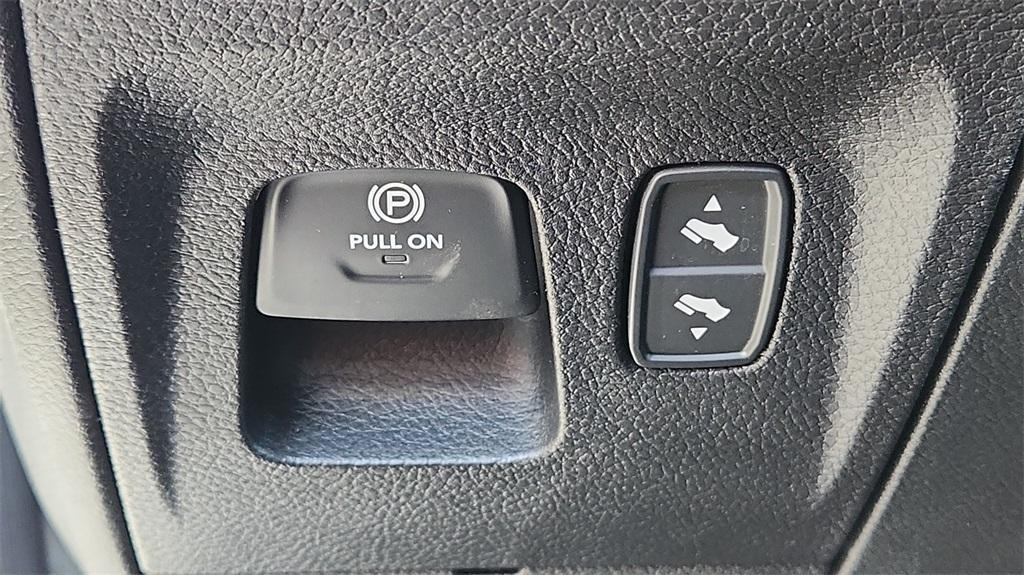 new 2025 Ram 1500 car, priced at $46,000
