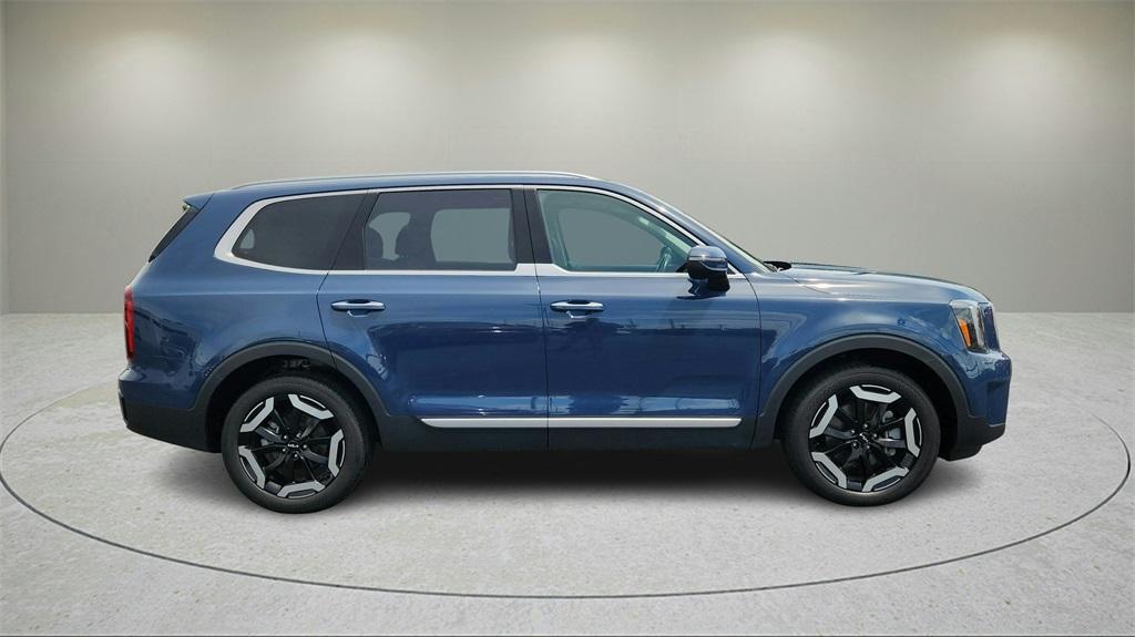 used 2024 Kia Telluride car, priced at $34,000