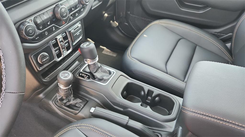 new 2025 Jeep Wrangler car, priced at $50,607