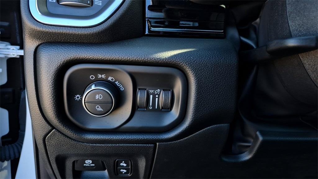 new 2025 Ram 1500 car, priced at $68,070