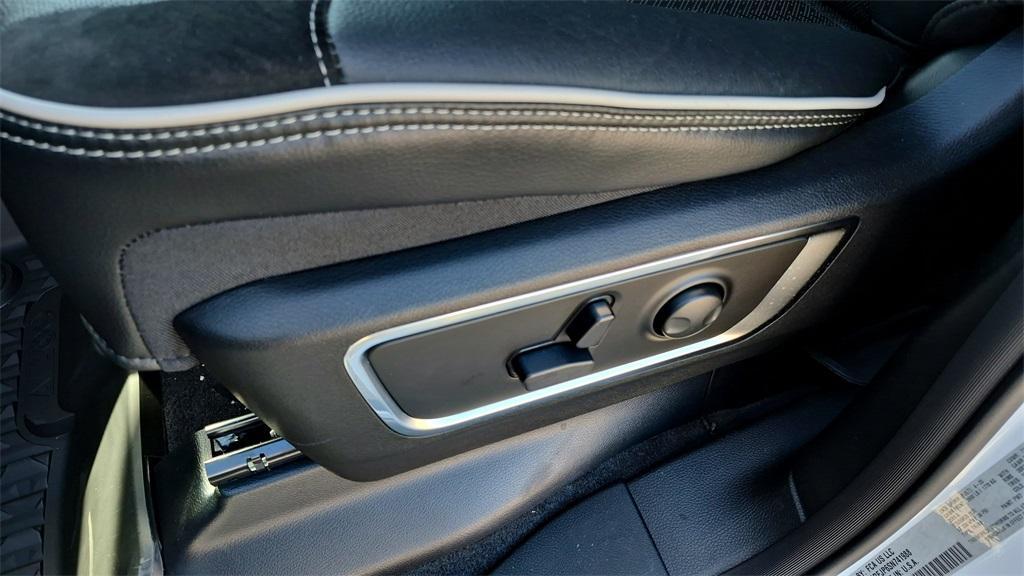 new 2025 Ram 1500 car, priced at $68,070