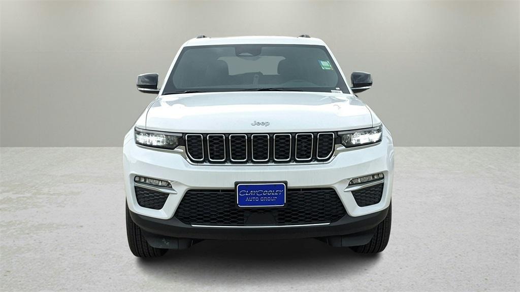 new 2025 Jeep Grand Cherokee car, priced at $42,000