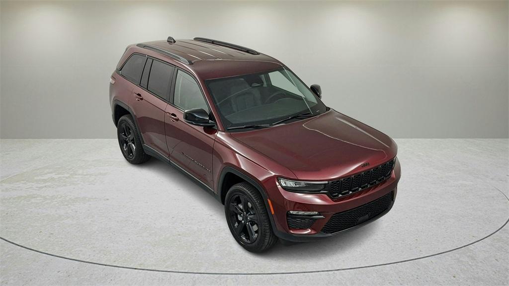 new 2024 Jeep Grand Cherokee car, priced at $41,500