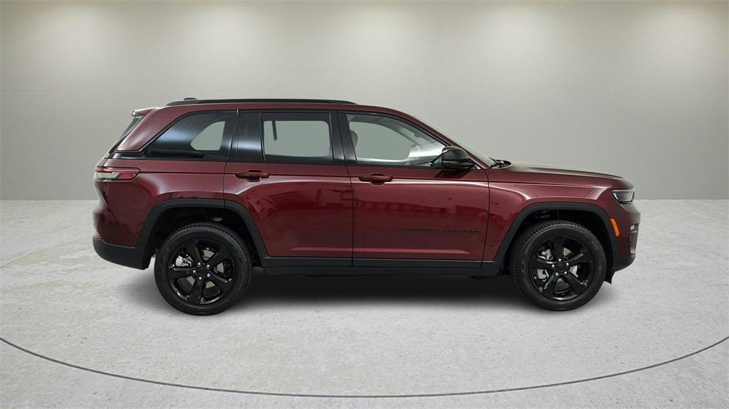 new 2024 Jeep Grand Cherokee car, priced at $41,500