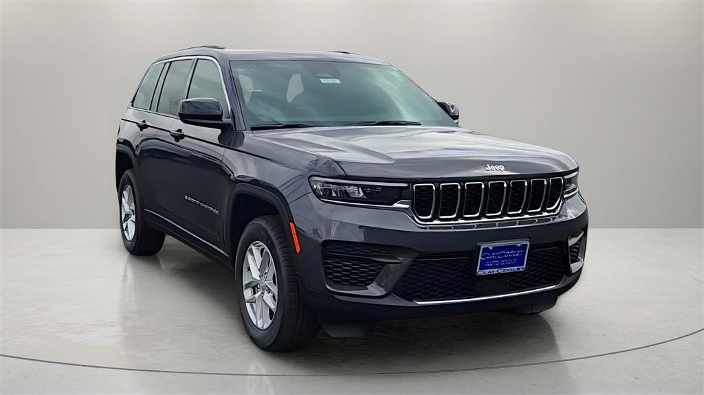 new 2024 Jeep Grand Cherokee car, priced at $33,000