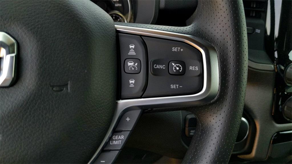 new 2025 Ram 1500 car, priced at $44,000