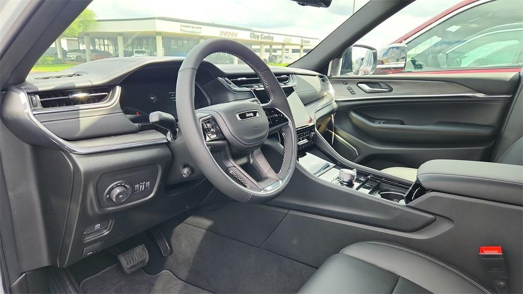 new 2025 Jeep Grand Cherokee car, priced at $53,481